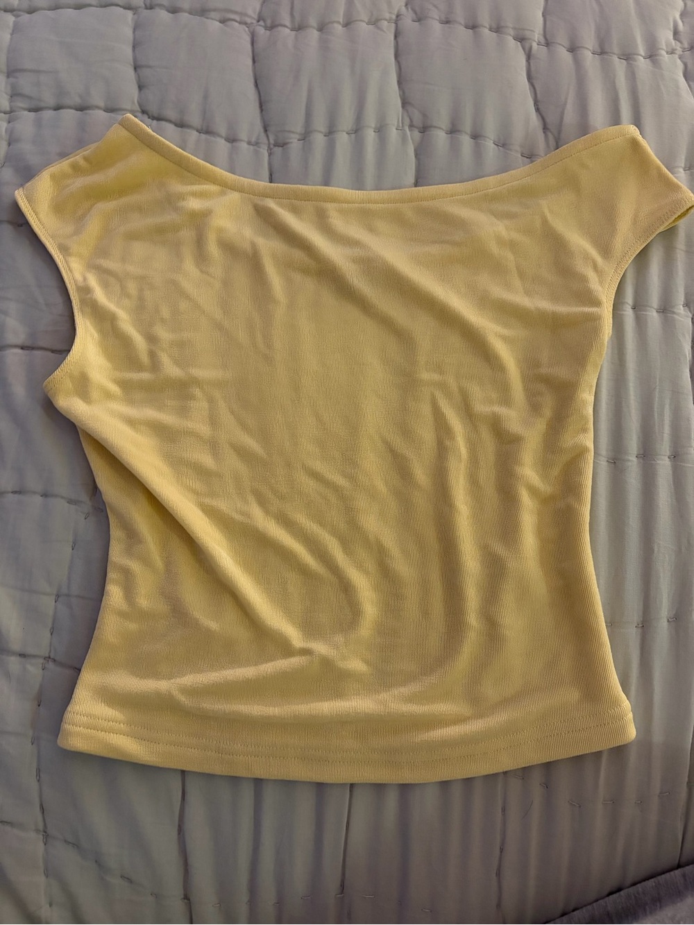 Off-Shoulder Edikted Top - Butter Yellow
